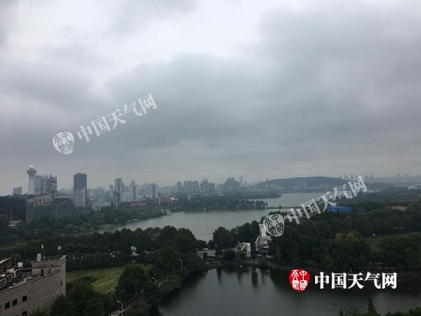 湖北低温刷纪录 今年不妨“错峰赏月”