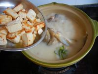 鱼虾豆腐煲的做法步骤12