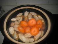 胡萝卜牛蒡瘦肉汤的做法步骤5