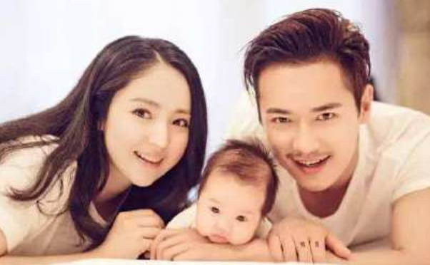 曝董璇高云翔离婚是怎么回事 董璇高云翔离婚是真的吗