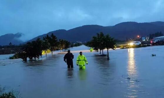 广东多地日降雨量破历史纪录 目前全省已经18个暴雨黄色预警