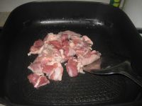 酸菜猪肉炖粉条的做法步骤4