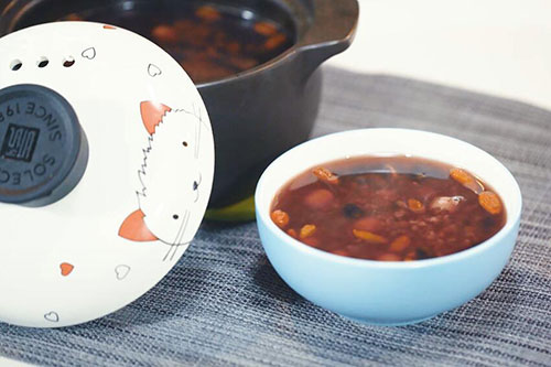 黑米黑豆莲子粥的做法 黑米黑豆莲子粥的家常做法