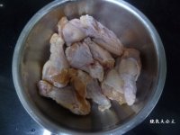 蒜香烤鸡翅根的做法步骤1