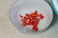 蒜苗炒肉的做法步骤3