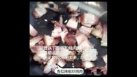 青红辣椒炒红烧肉的做法步骤2