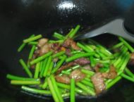 蒜薹炒肉的做法步骤6