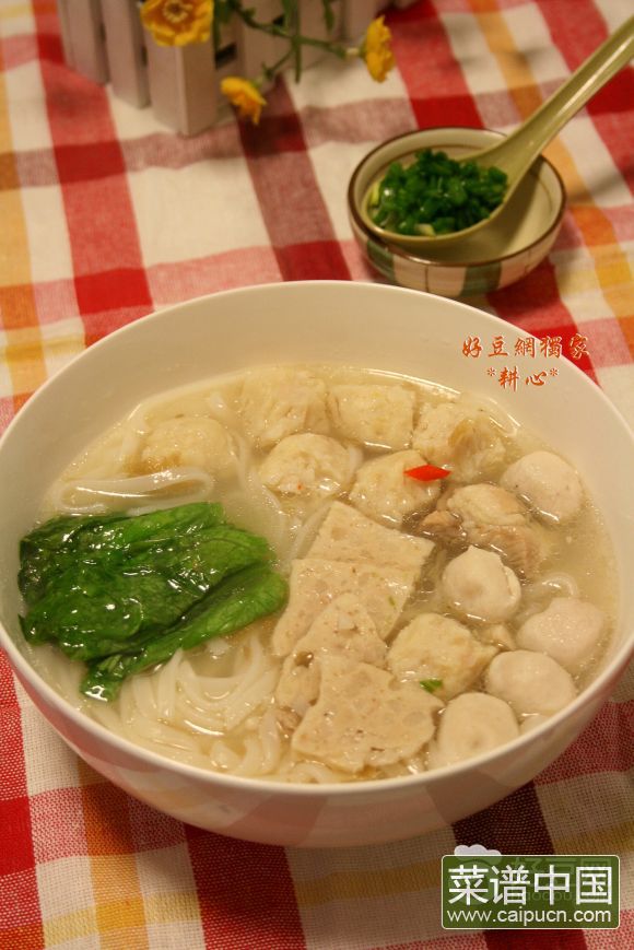 肉片双丸粿条汤