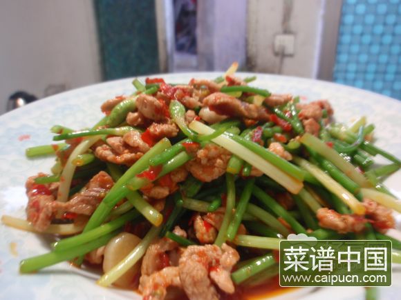 韭菜花炒肉丝（糟辣椒版）