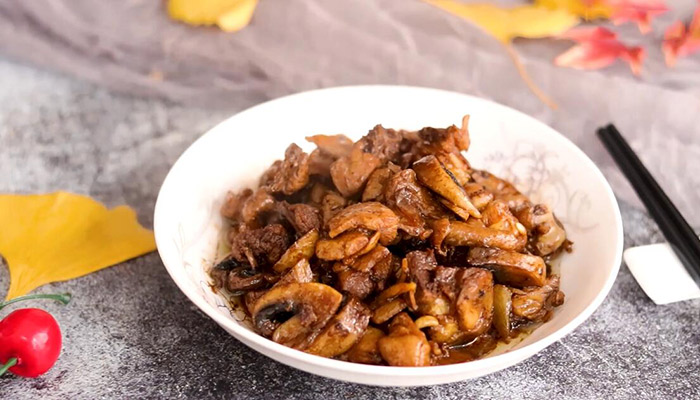 口蘑炖鸡怎么做好吃 口蘑炖鸡的家常做法