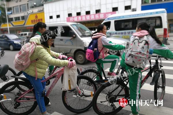 冷空气发力东北猛降温 西南华南创新低