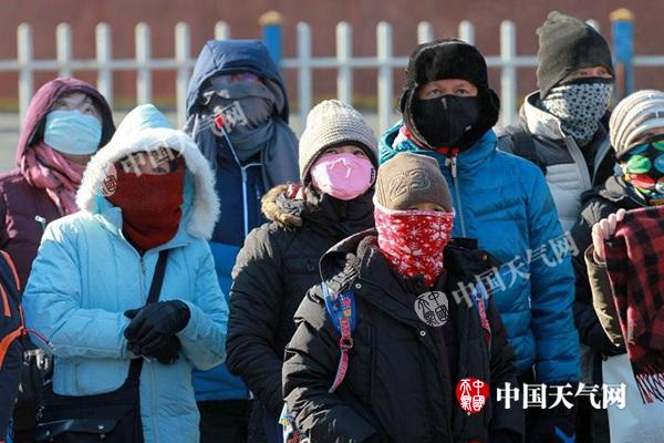 今冬以来最强低温雨雪冰冻来袭 6省暴雪中东部猛降温