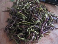 五花肉炒蕨菜的做法步骤3