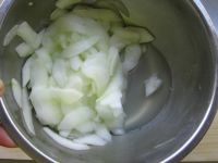 老黄瓜油条的做法步骤5