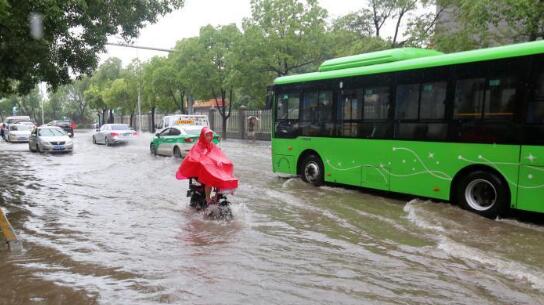 西南“暴雨”升级局地气温高达37℃ 华北未来几天依然雷雨频繁