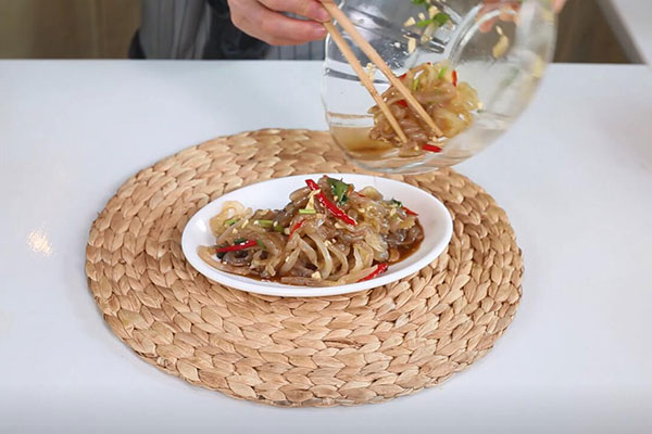 凉拌海蜇丝的做法 海蜇丝怎么凉拌