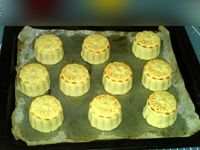 奶香黄金月饼的做法步骤17