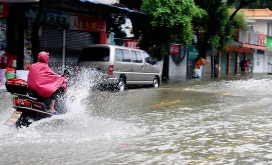 陕西发布暴雨与地质灾害双预警 发生滑坡泥石流可能性大