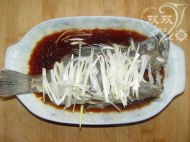 清蒸黑头鱼的做法步骤5