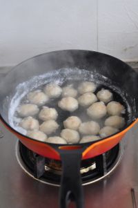 虾圆厚蛋汤的做法步骤3