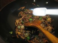 干煸茶树菇的做法步骤7