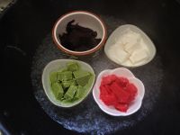 巧克力杯子蛋糕（附上巧克力泥做法）的做法步骤2