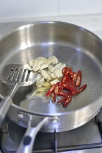干煸孜然花菜的做法步骤5