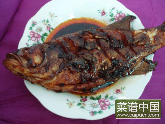 酱烤鲈鱼