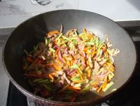 胡萝卜芹菜肉丝炒面的做法步骤11