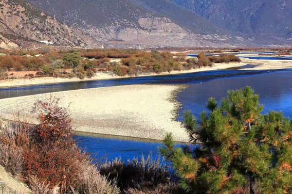 林芝旅游攻略 林芝游玩攻略