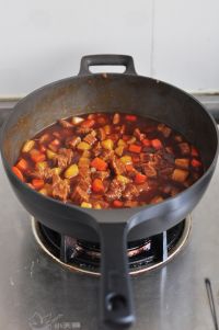 土豆烧牛肉盖浇饭的做法步骤10