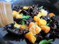 日本豆腐烧青椒木耳的做法步骤12
