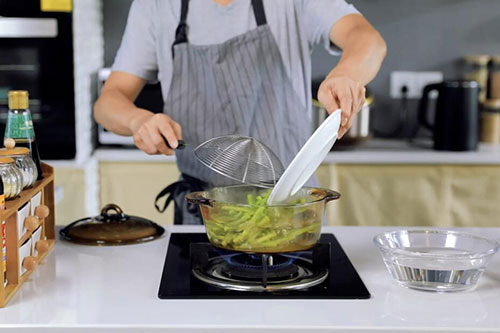 豇豆炒茄子家常做法 豇豆炒茄子的做法介绍