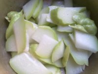 木耳肉片炒佛手的做法步骤2