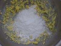 黄金椰丝球的做法步骤2