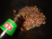 韭菜花炒河虾的做法步骤6