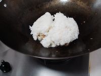 肉粒炒饭的做法步骤13