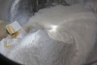 酥脆樱桃派的做法步骤2