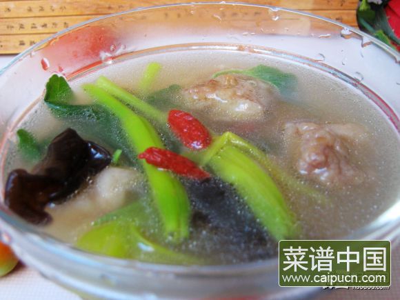 酥肉蔬菜汤