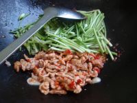 韭菜花炒肉丝（糟辣椒版）的做法步骤7