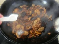干煸菌菇肉片的做法步骤10