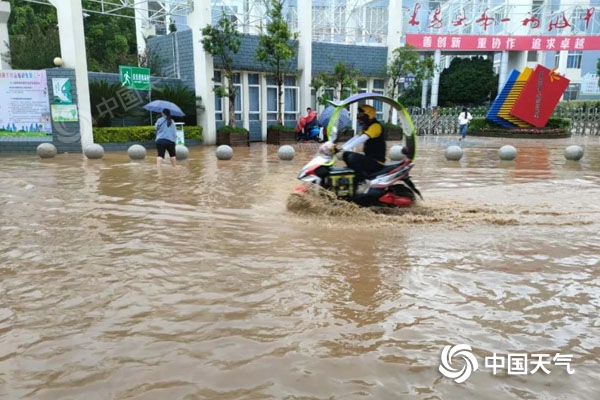 攀枝花米易县遭受强降雨袭击 导致部分乡镇受灾