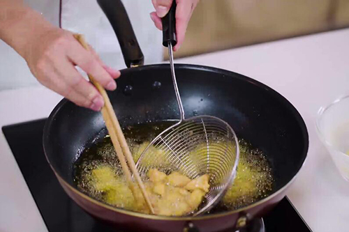 菠萝咕咾肉的做法 家常菠萝咕咾肉做法介绍