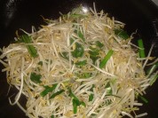 韭菜炒豆芽的做法步骤5