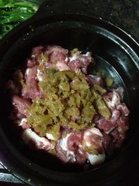 砂锅冬菜肉片的做法步骤2