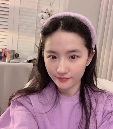 刘亦菲自拍是怎么回事 刘亦菲自拍是什么情况