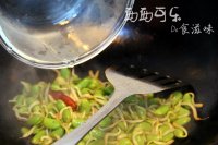 黑豆芽炒粉条的做法步骤9