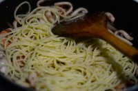 海鲜意大利面的做法步骤8