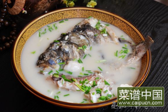 大锅炖鲢鱼