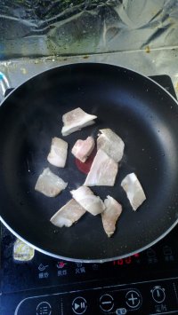 咸肉蘑菇炒面的做法步骤4